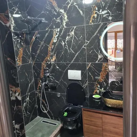 Stavri Πανσιόν Lini