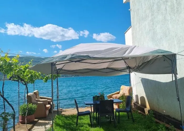 Stavri 3*